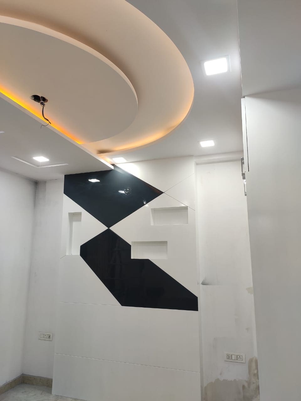 4 BHK IN SECTOR-24 ROHINI